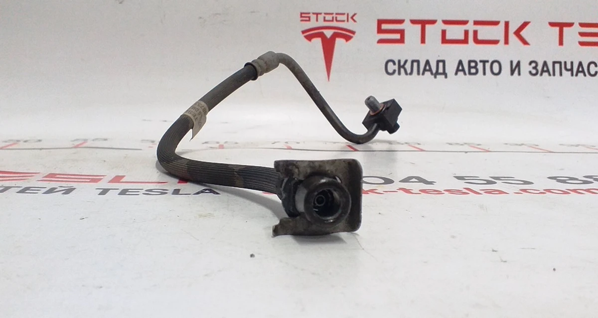 4 Шланг гальмівний задній правий Tesla model S REST 1088733-00-C