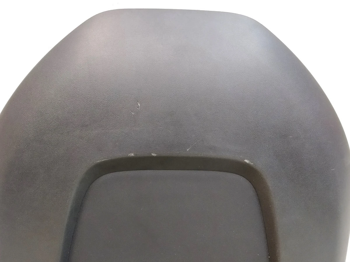 1 Чехол-накладка задняя спинки сиденья 1-го ряда Б/У Tesla Model 3, Model Y 1088966-00-D