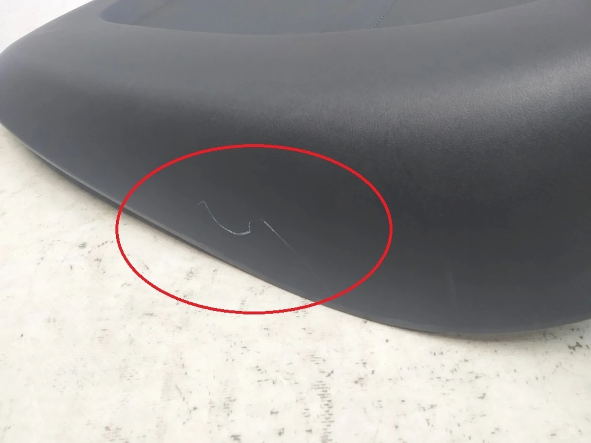 1 Чохол-накладка задня спинки сидіння 1-го ряду з пошкодженням Tesla model 3, model Y 1088966-00-B