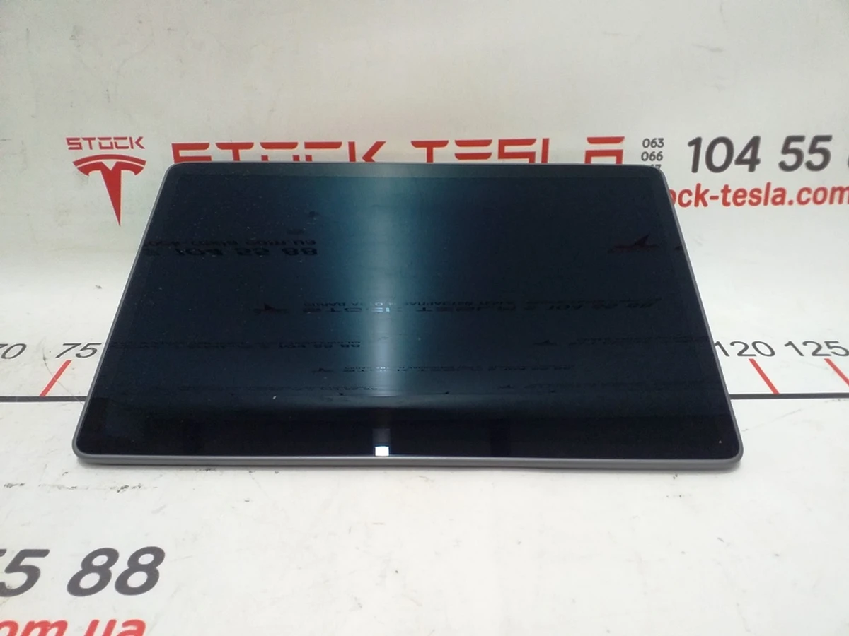 1 Дисплей с тачскрином Tesla model 3 1089543-00-H