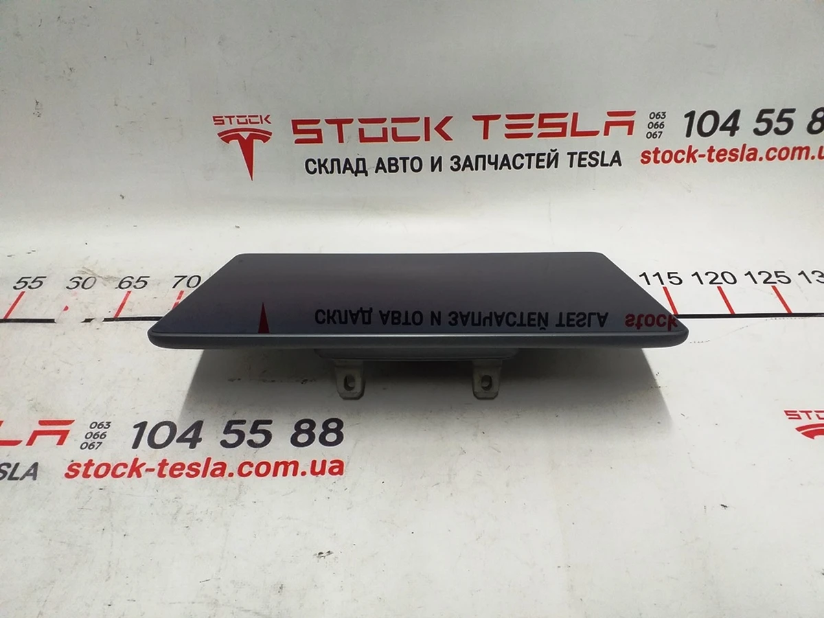 1 Дисплей с тачскрином Tesla model 3 1089543-00-H