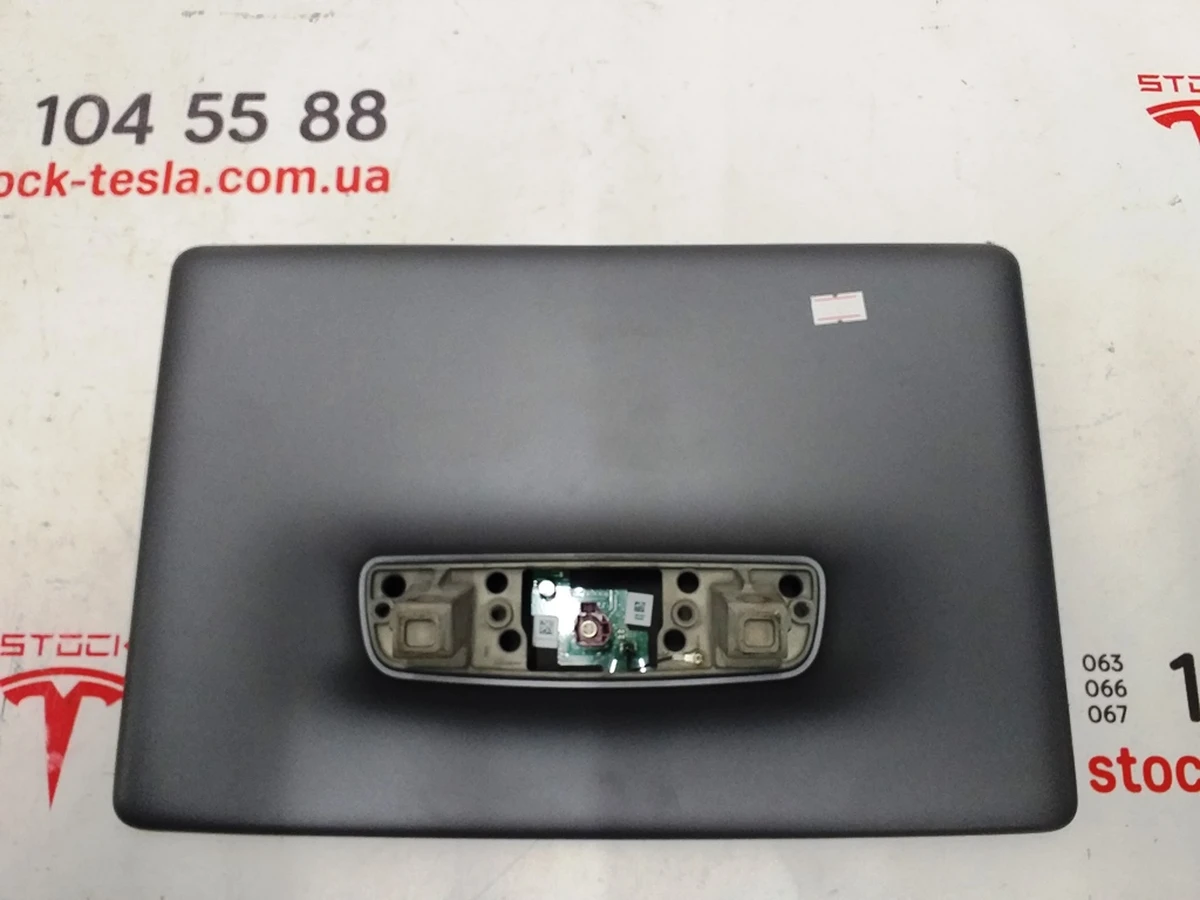 1 Дисплей с тачскрином Tesla model 3 1089543-00-H