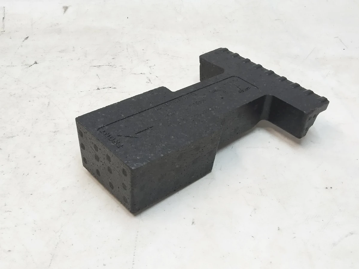 20 Панель заполнения пустот (2-й ряд сидений) центральный Tesla Model X 1089757-00-B