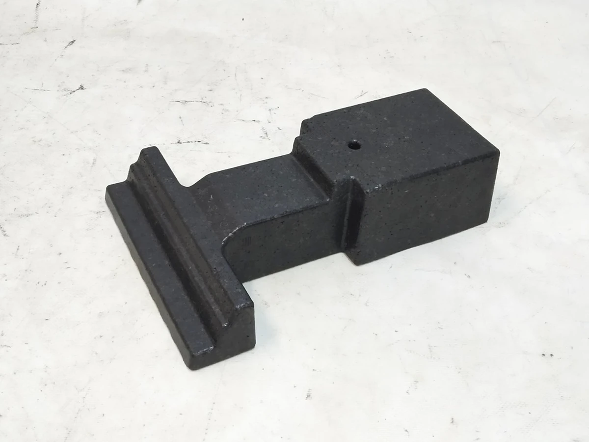 20 Панель заполнения пустот (2-й ряд сидений) центральный Tesla Model X 1089757-00-B