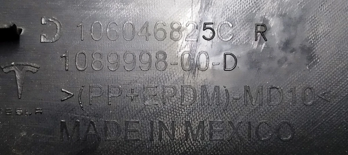 14 Front right door card pocket PREM BLACK (alcantara, damaged) Tesla model 3 1090411-01-H