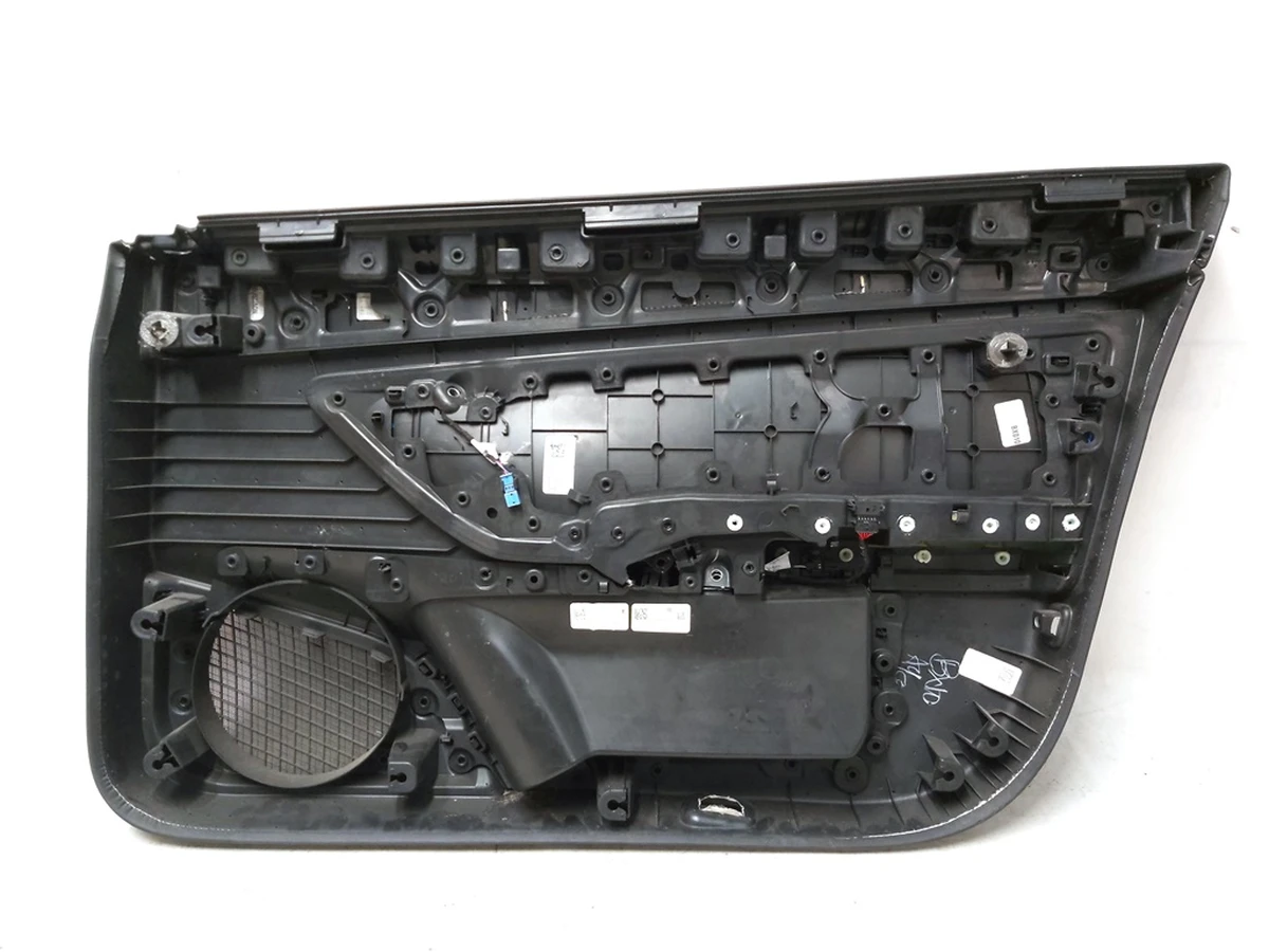 1 Карта двери передней левой PREM BLACK c блоком стеклоподъёмника (глянец) с повреждением Tesla model 3 1090409-91-L