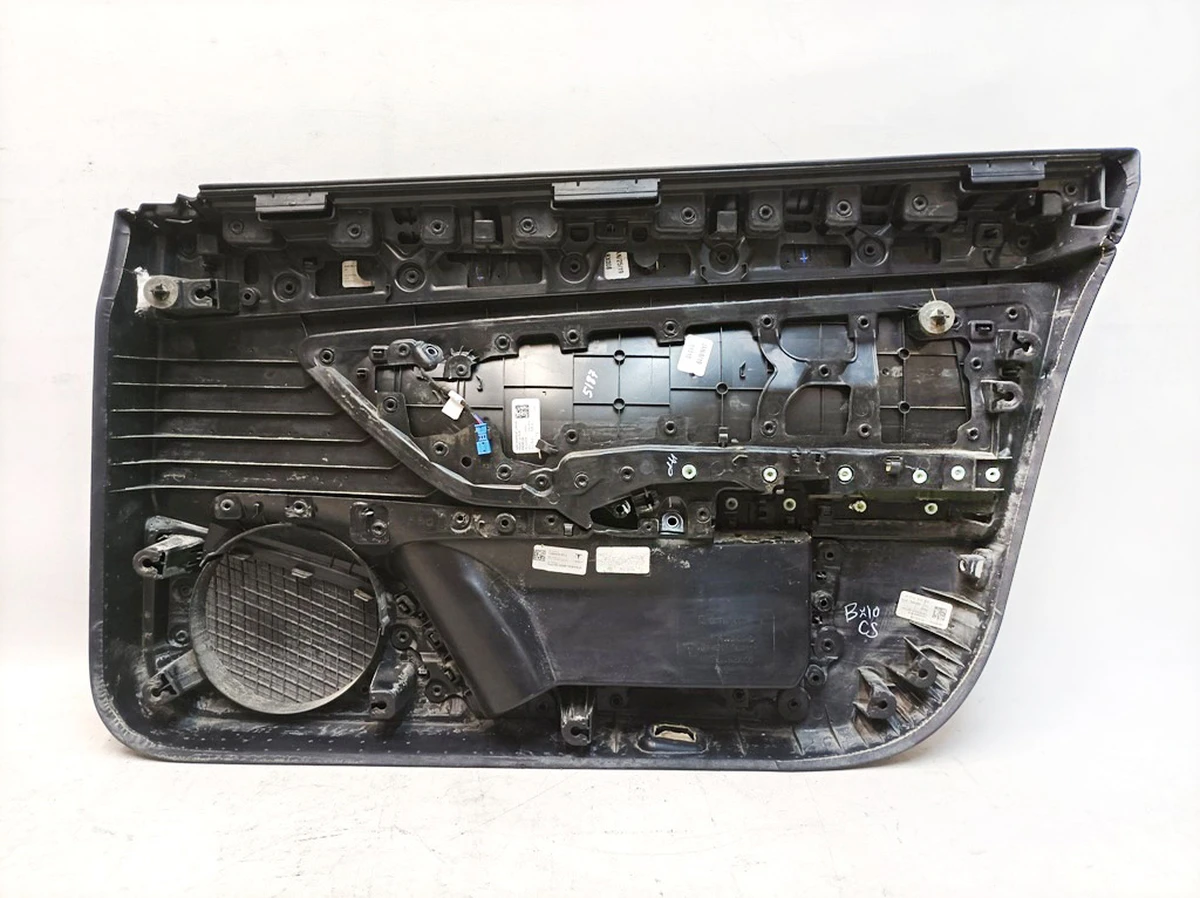 1 Карта двери передней левой PREM WHITE без блока стеклоподъемника и динамика Tesla model 3 1090409-02-J