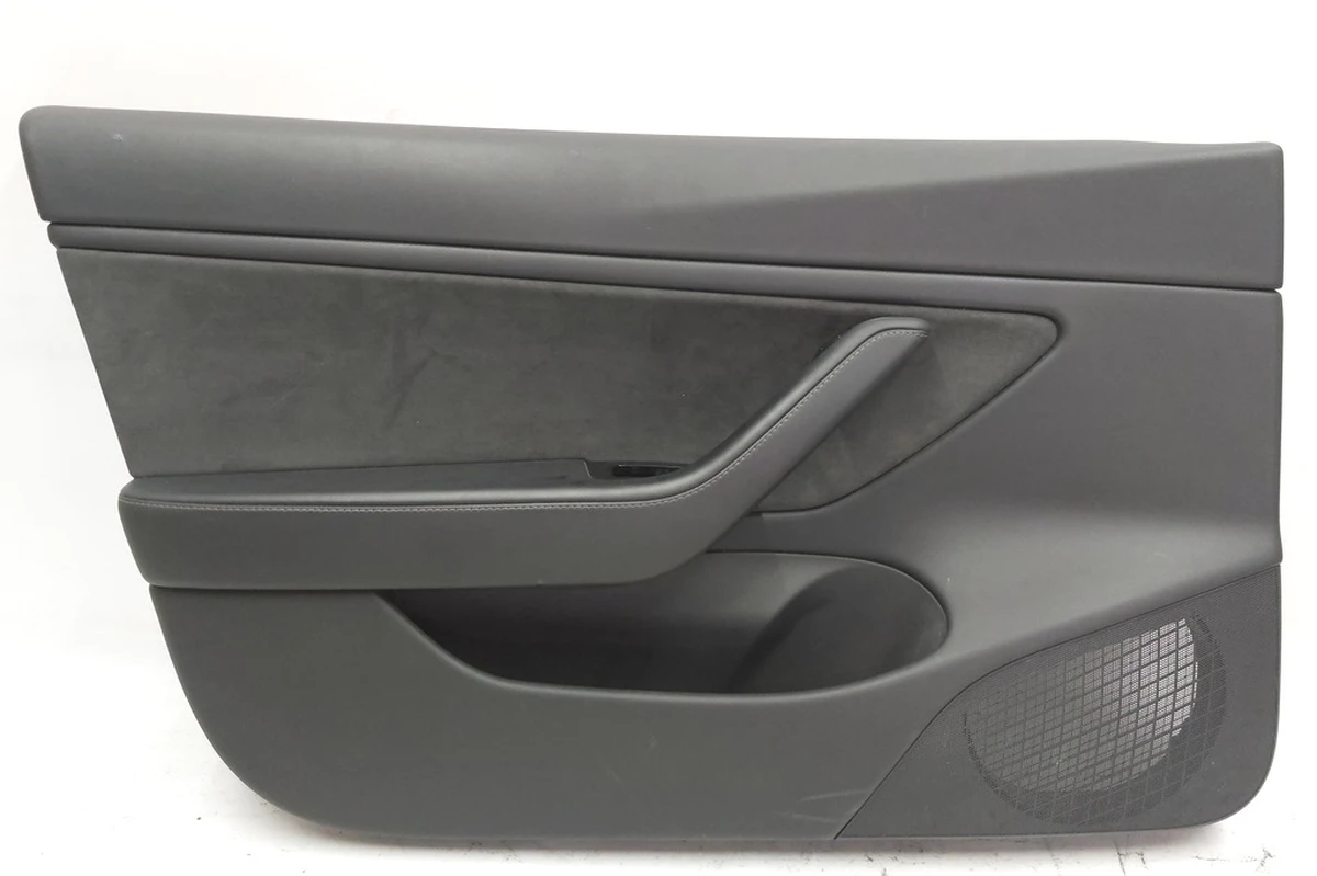 1 Карта двери передней левой в сборе без блока рег. стеклоподъемником PREM BLACK Tesla model 3 1090409-01-H