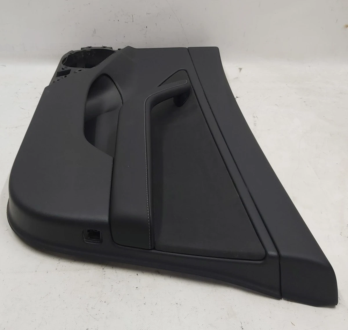 1 Карта двери передней правой PREM BLACK в частичном сборе с блоком регулировки стеклоподъемника Tesla model 3 1090411-91-K