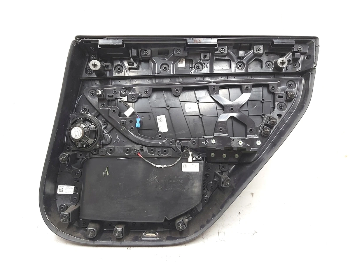 1 Карта дверей задніх лівих у зборі з блоком рег. склопід. PREM BLACK Tesla model 3 1090413-01-J