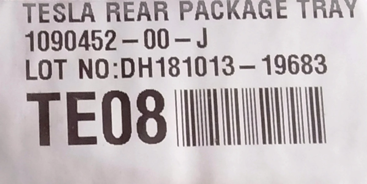 2 Полка багажного отсека верхняя в сборе с динамиками, проводкой, шумоизоляцией и стоп фонарём Tesla model 3 1128021-00-E