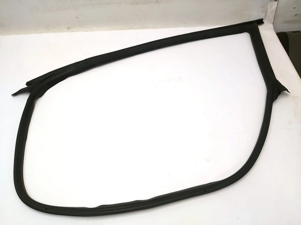 1 PRIMARY BODY SEAL - FRONT - LEFT HAND Tesla model 3 1090499-90-N