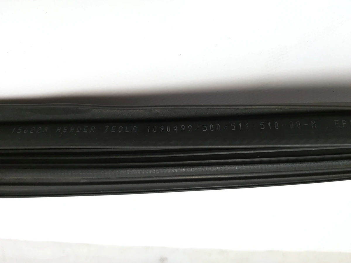 1 PRIMARY BODY SEAL - FRONT - LEFT HAND Tesla model 3 1090499-90-N