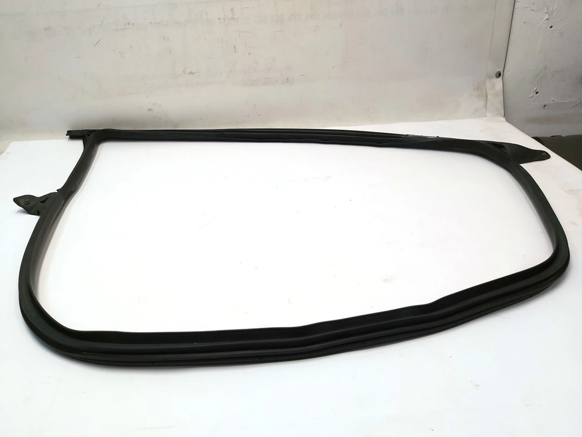 1 PRIMARY BODY SEAL - FRONT - LEFT HAND Tesla model 3 1090499-90-N