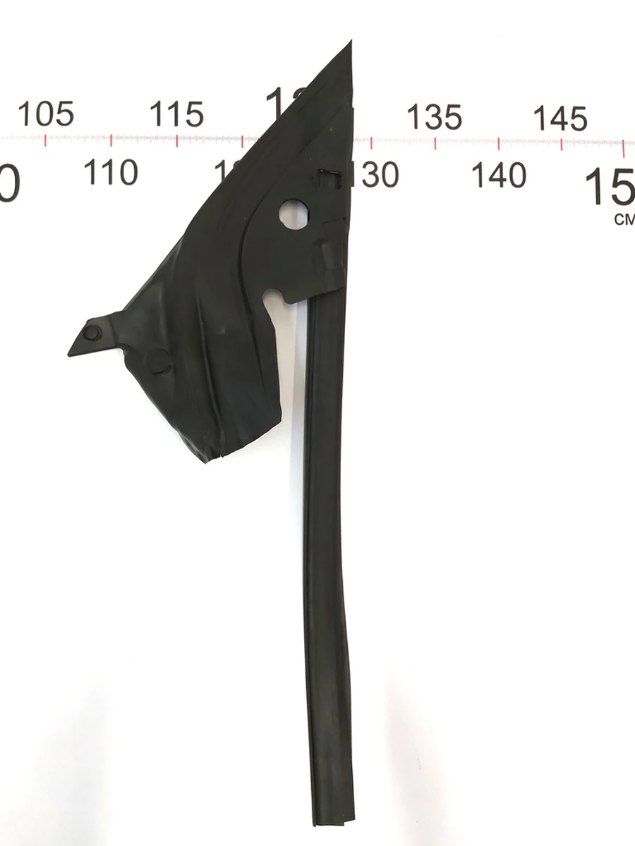 1 Уплотнитель форточки двери передней правой Tesla Model 3, Model 3 Jan 2024 1090502-00-J