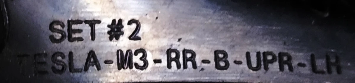 2 Ущільнювач дверного отвору заднього лівого Tesla model 3 1090511-00-K