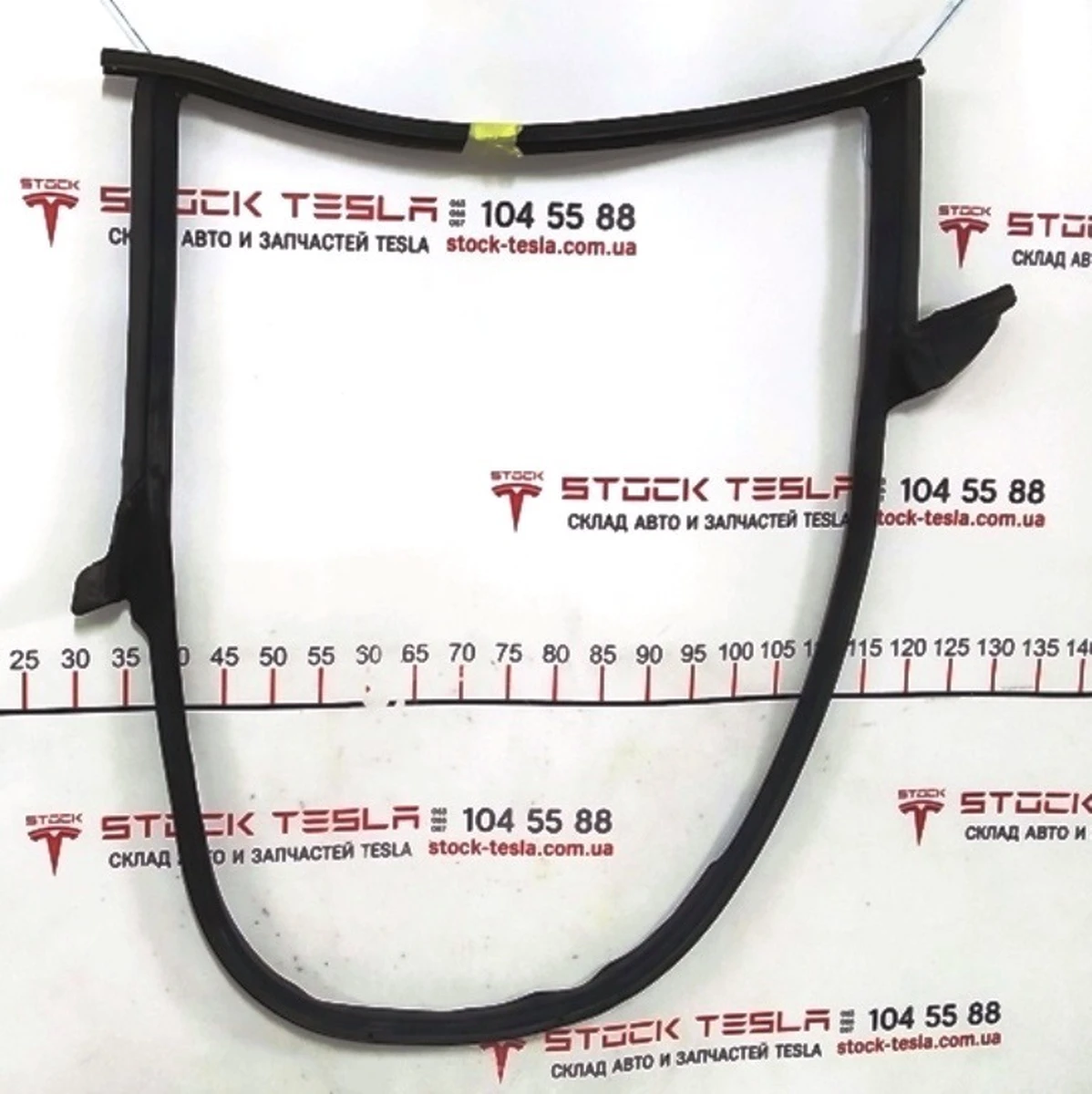 2 Уплотнитель дверного проёма заднего левого Tesla model 3 1090511-00-K