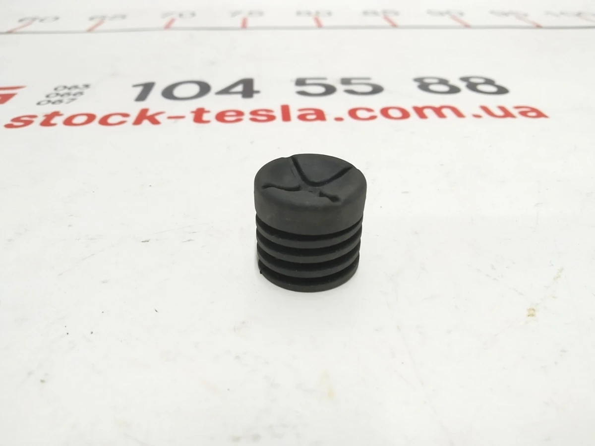 2 M3 Hood bumpstop Tesla Model 3 1090735-00-C