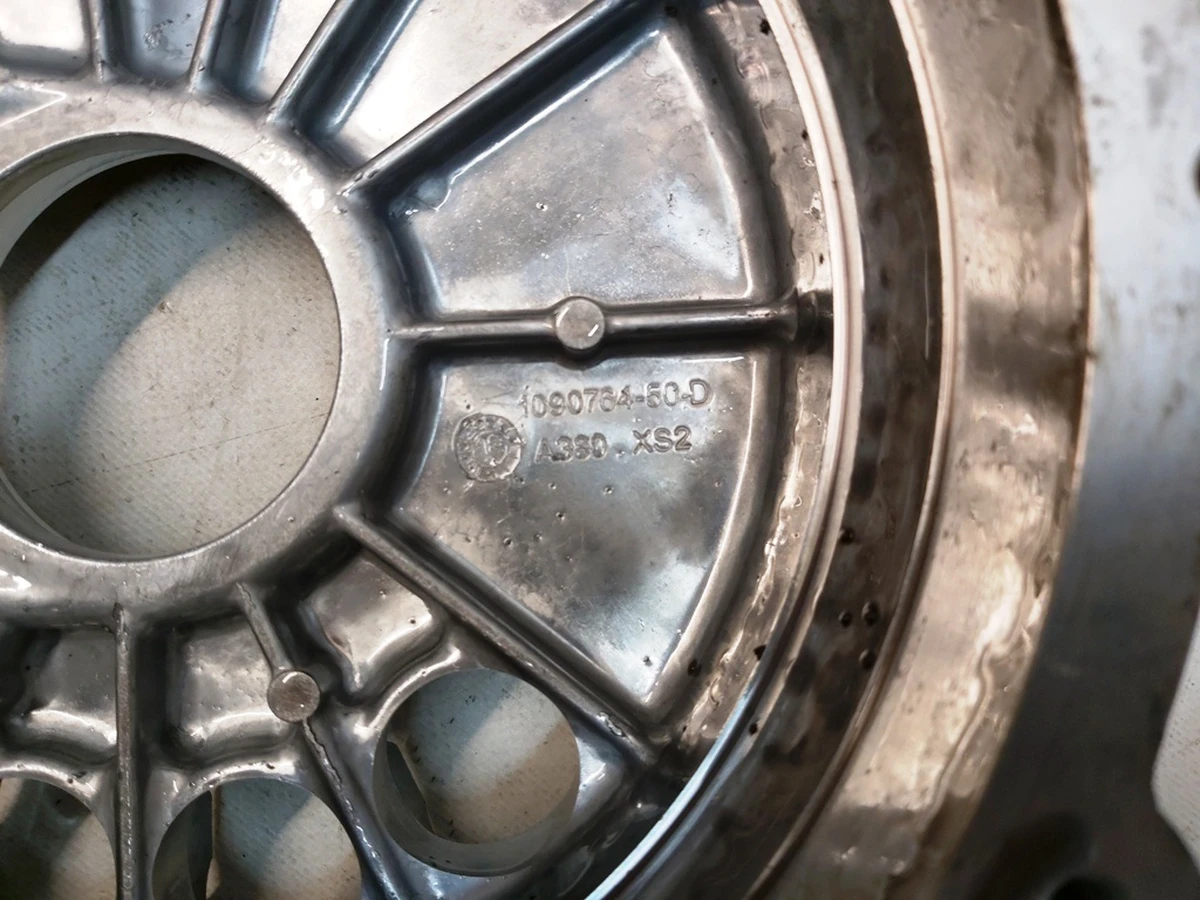 1 Картер редуктора мотора заднего MOSFET со стороны ротора без сайлентблока Tesla model 3 1120970-00-F