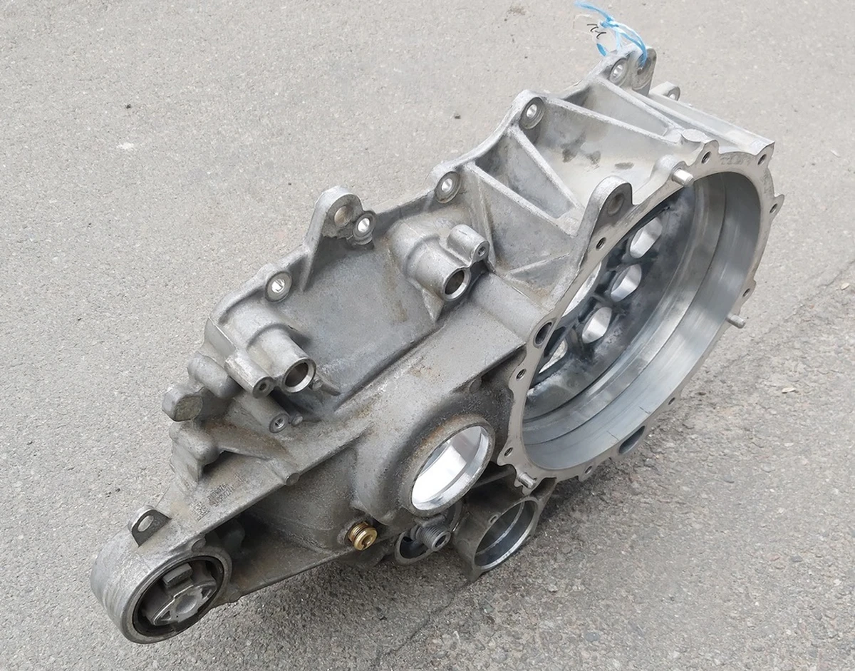 1 Картер редуктора двигуна заднього MOSFET з боку ротора Tesla model 3 1120970-00-F