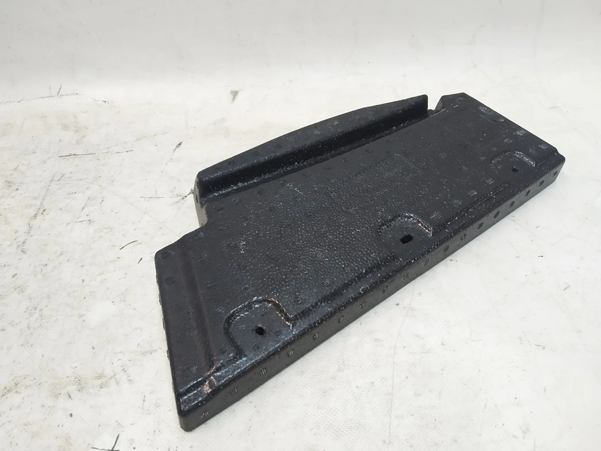 16 Упор покрытия 3-го ряда (пенопласт) правый Tesla model X 1091099-00-A