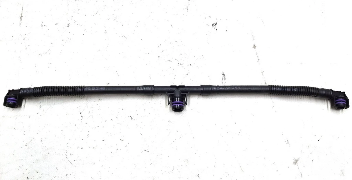 Патрубок системы охлаждения основной батареи Tesla model 3 1091587-00-D