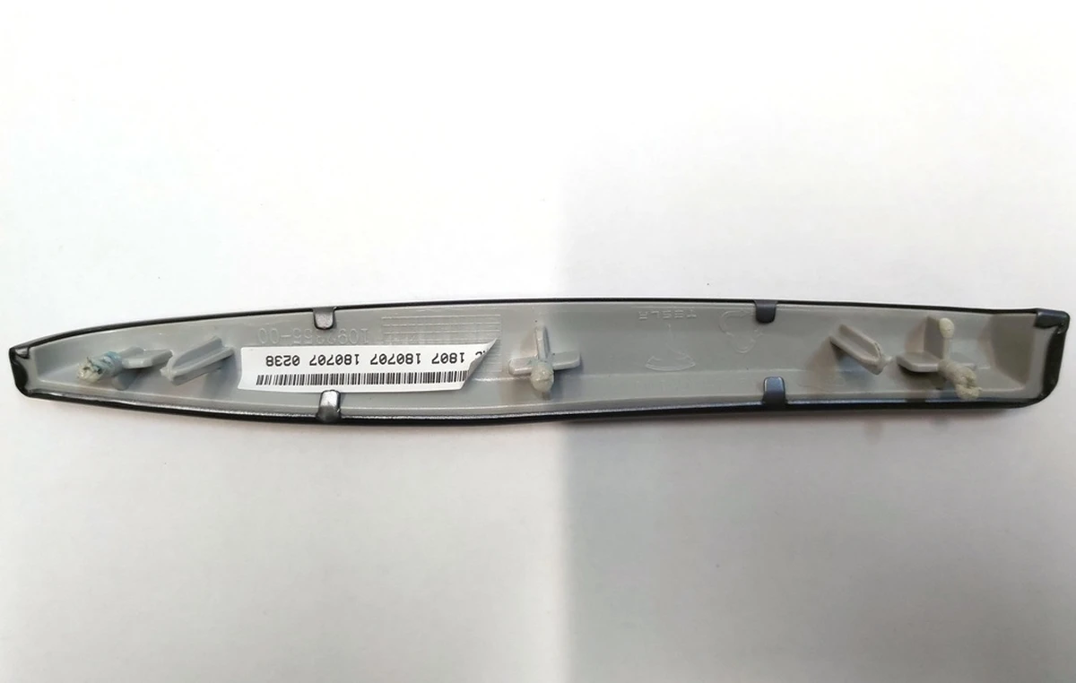 Молдинг GRAPHITE облицовки стойки C нижней правой с повреждением Tesla model S REST 1051769-S2-F