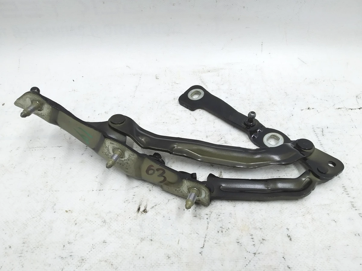 1 Петля кришки багажника ліва Tesla model 3 1092820-00-D