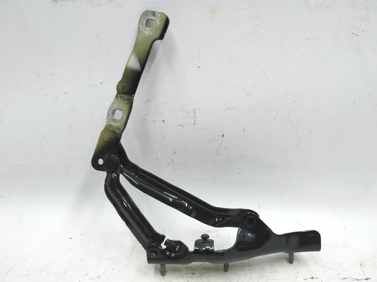 1 Петля кришки багажника ліва Tesla model 3 1092820-00-D