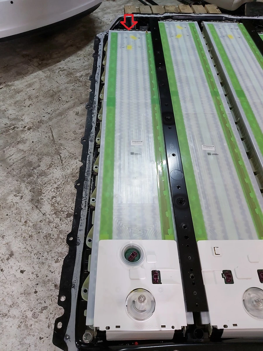 Модуль основной батареи Mid Range Tesla model 3 1104432-00-M