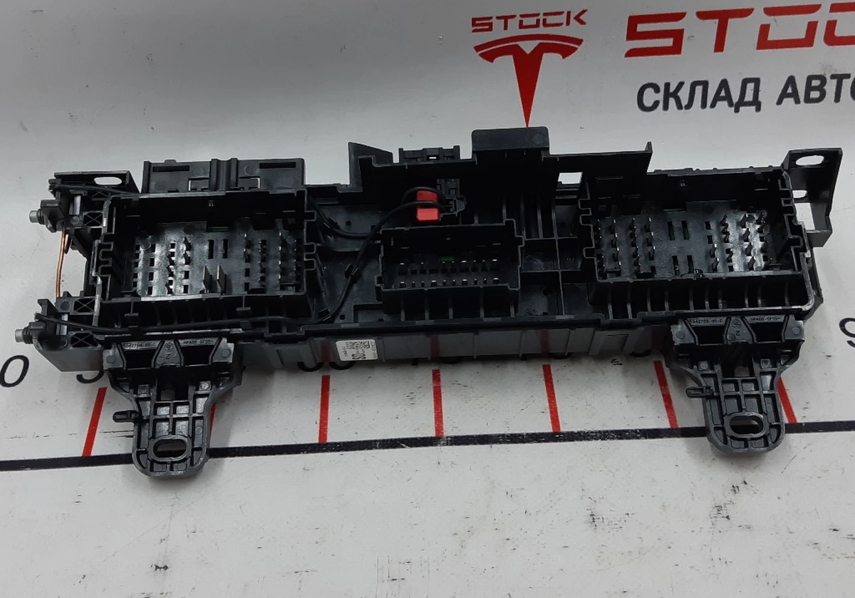 2 Блок предохранителей EFUSE некомплект Tesla model S REST 1094405-00-F