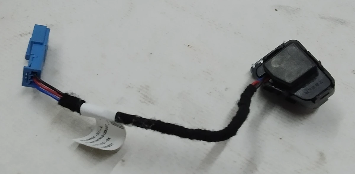 1 Button for opening the door of the rear left Tesla model 3 1090413-01-L