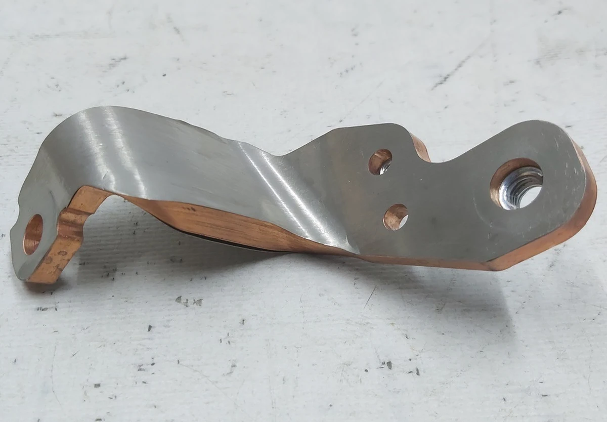 Шина високовольтна контактора заряджання основної батареї Tesla model 3 1095145-00-J