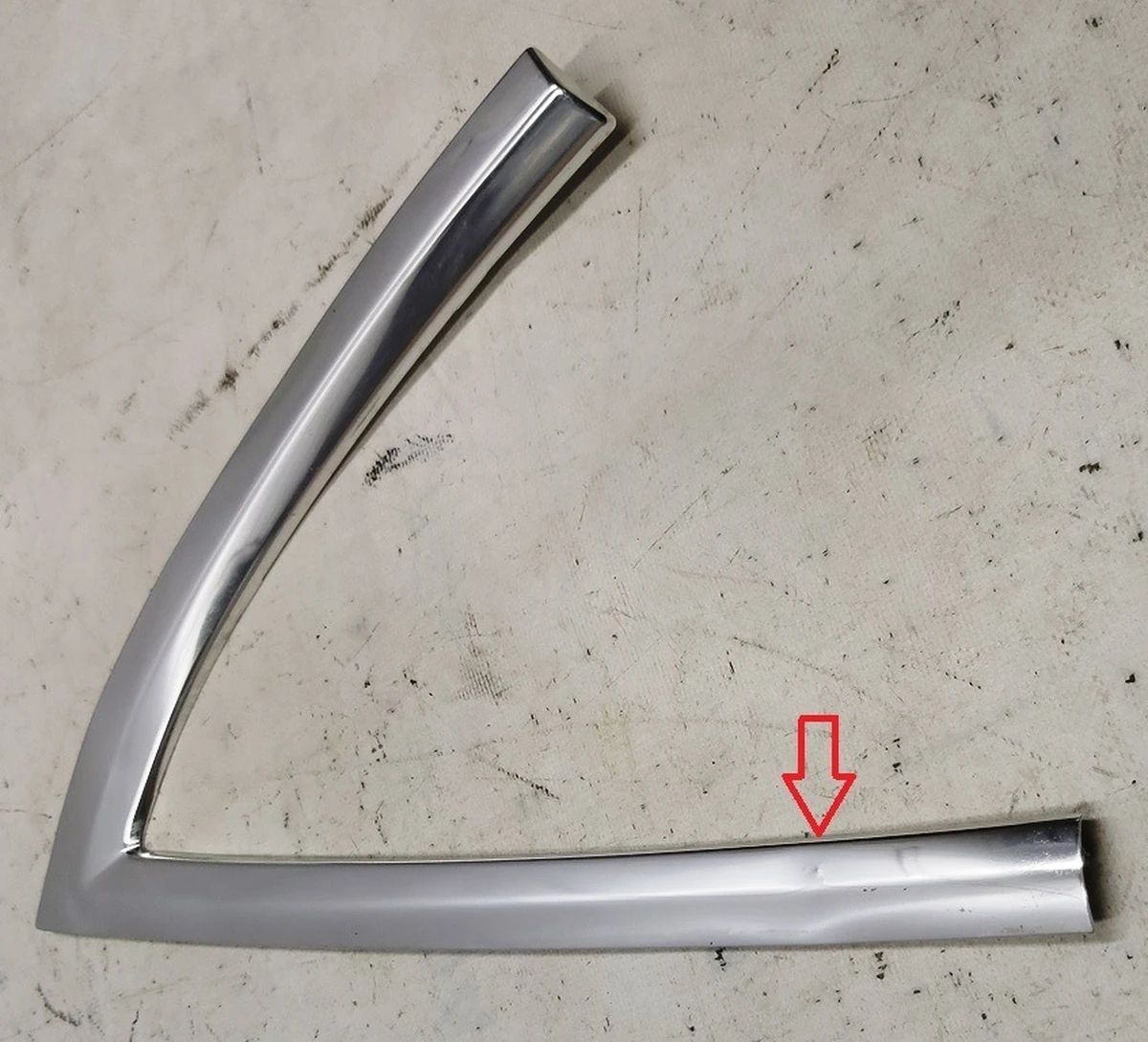 3 M3,REAR QTR BRIGHT TRIM LH with damage Tesla model 3 1095498-00-A