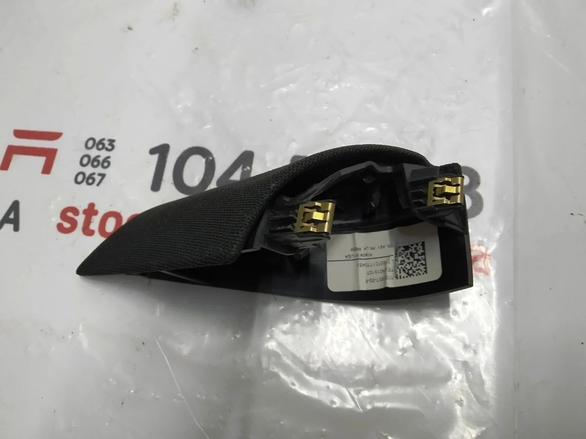 12 Накладка декоративная под динамик двери передней левой Tesla model 3 1095657-00-F