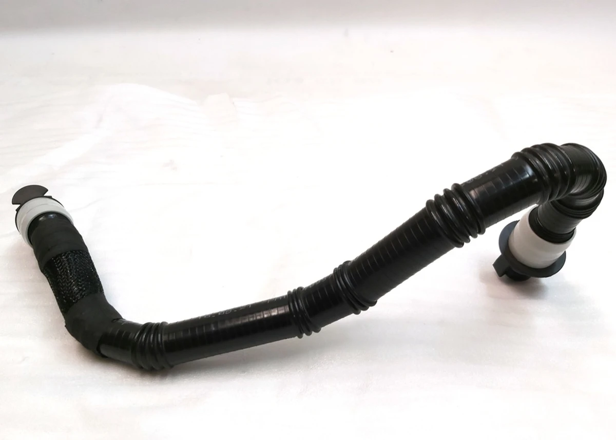 25 Патрубок охолодження пентхауса випускний Tesla model 3, model Y 1095766-00-F