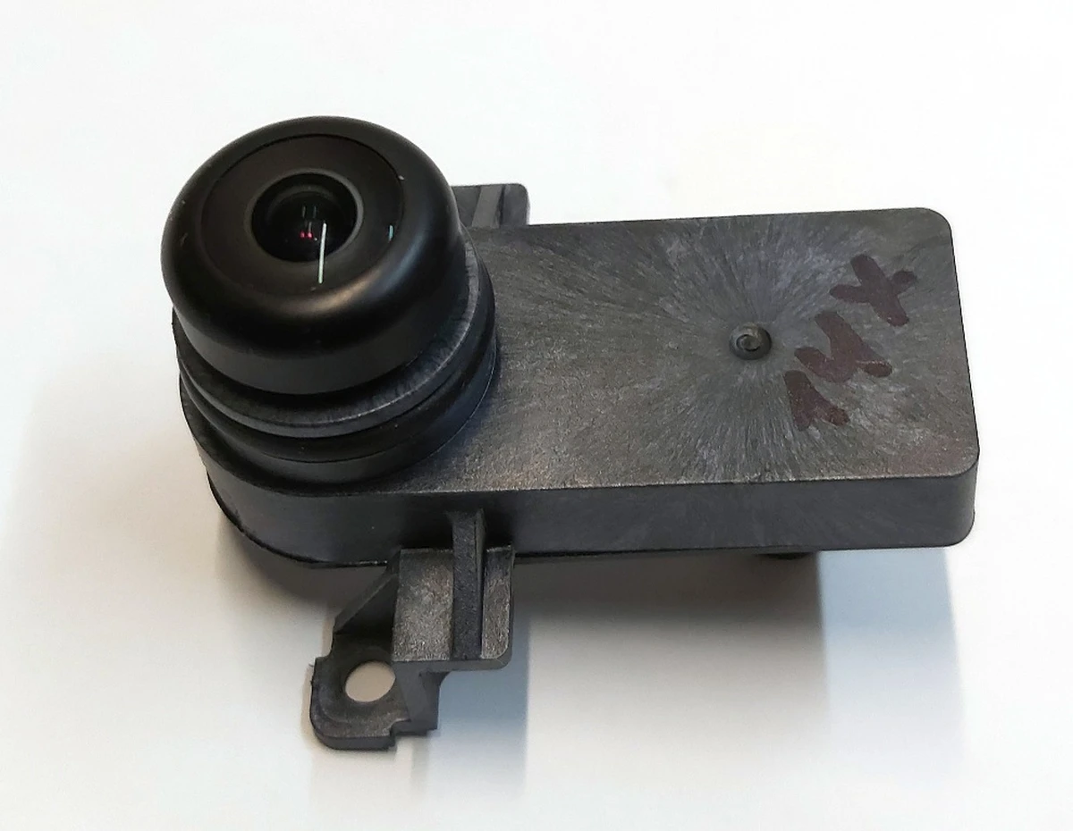 1 Камера заднего вида Tesla Model 3, Model Y 1095949-00-E