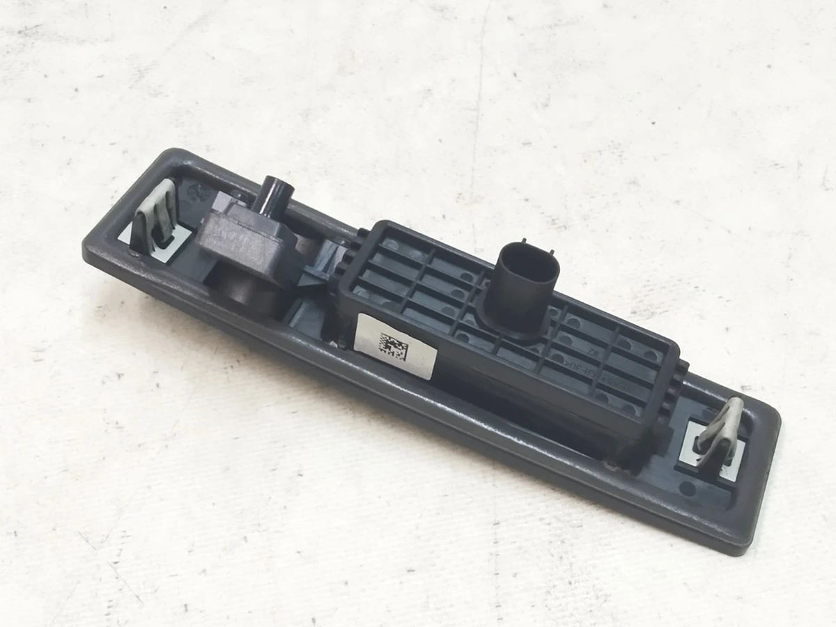 1 Кнопка відкриття кришки багажника з камерою в зборі Tesla Model 3 1095949-00-E