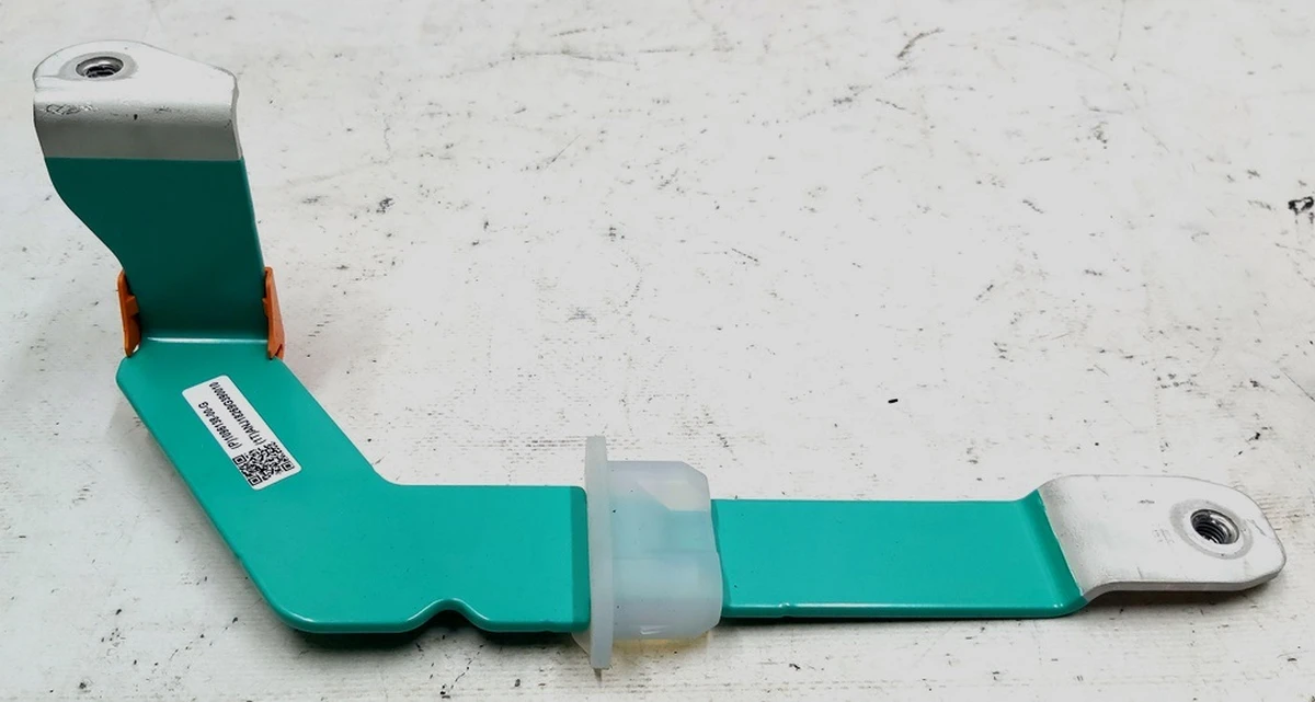 Шина высоковольтная основной батареи с изолятором Tesla model 3 1096138-00-G