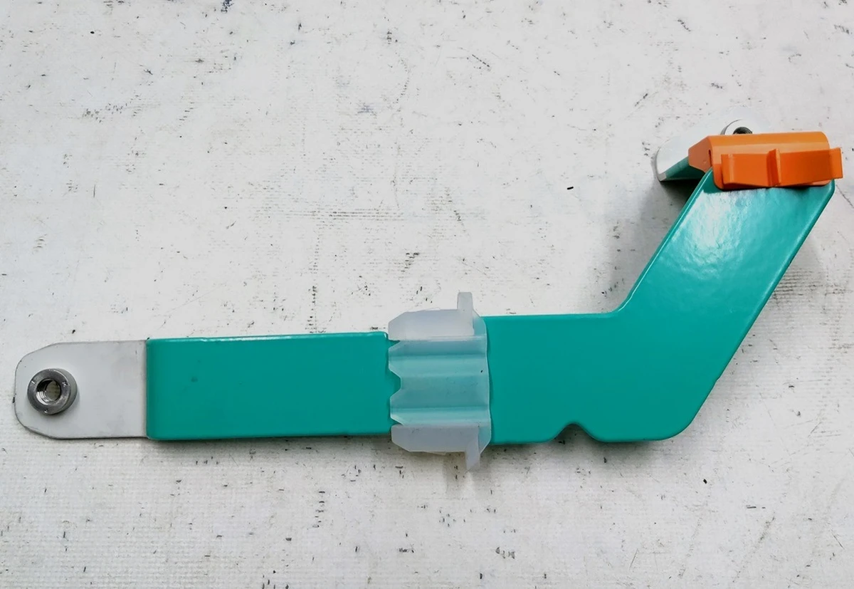 Шина высоковольтная основной батареи с изолятором Tesla model 3 1096138-00-G