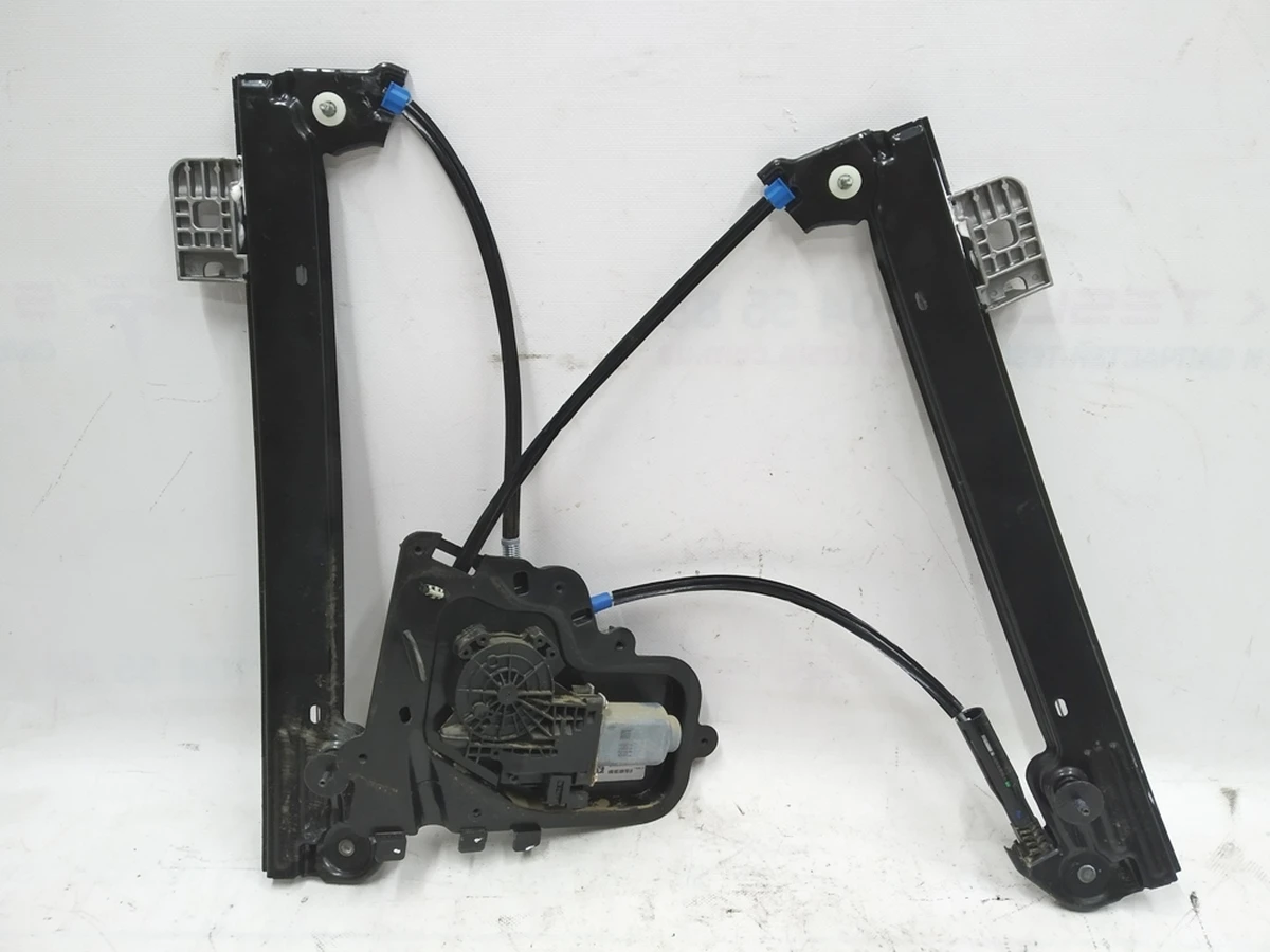 2 Стеклоподъемник передний левый Tesla model 3 1096620-20-J