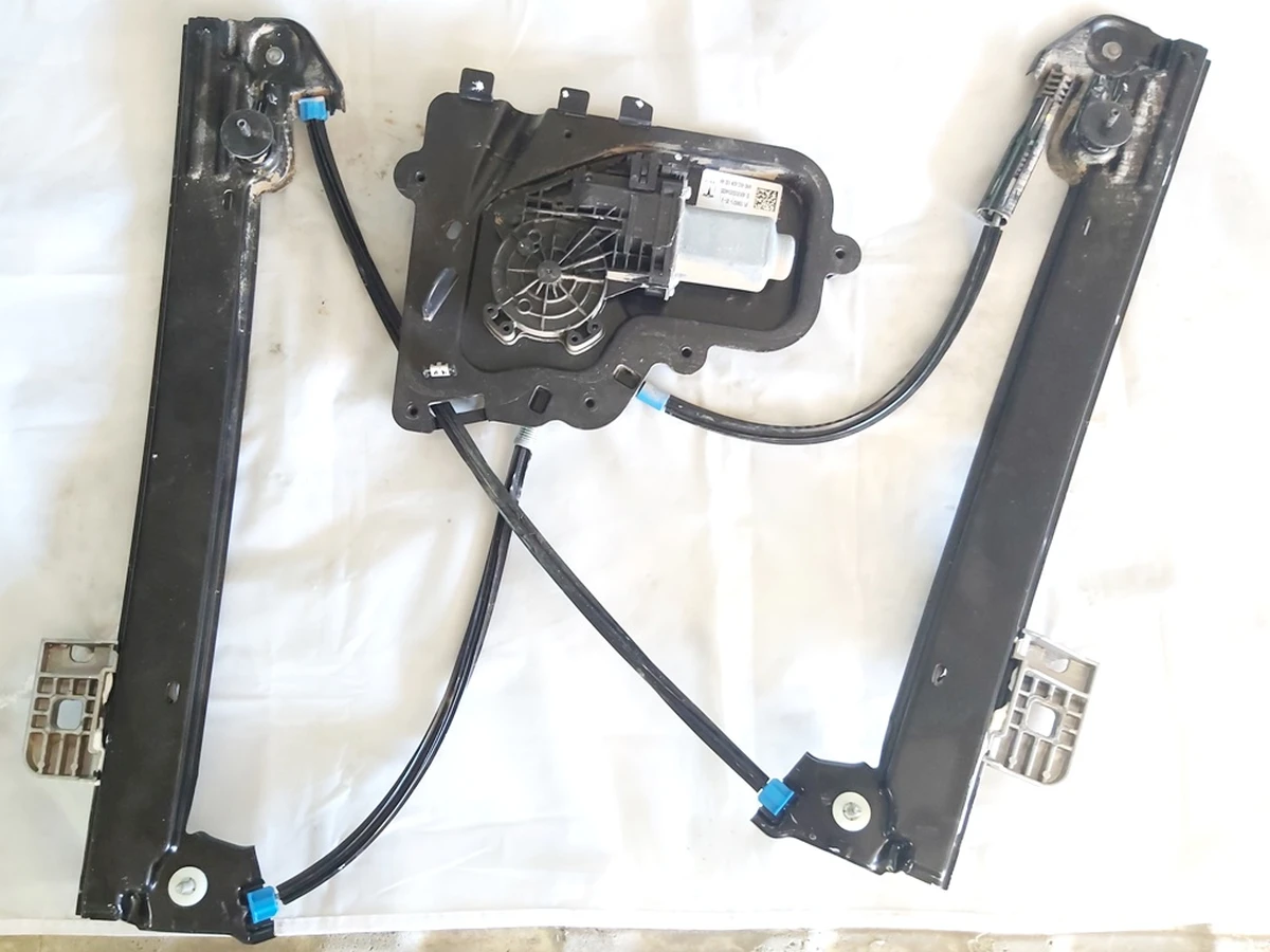 2 Склопідйомник передній правий Tesla model 3 1096621-14-J