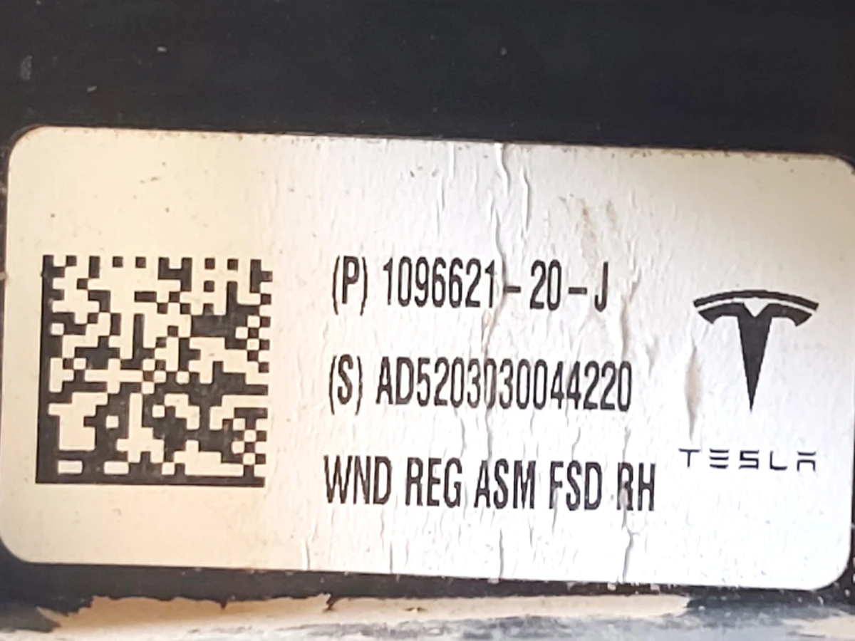 2 Склопідйомник передній правий Tesla model 3 1096621-14-J