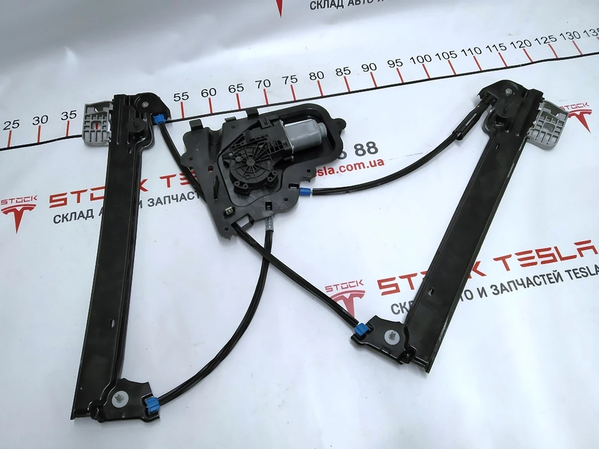 2 WINDOW REGULATOR - FRONT - RIGHT HAND Tesla model 3 1096621-14-J