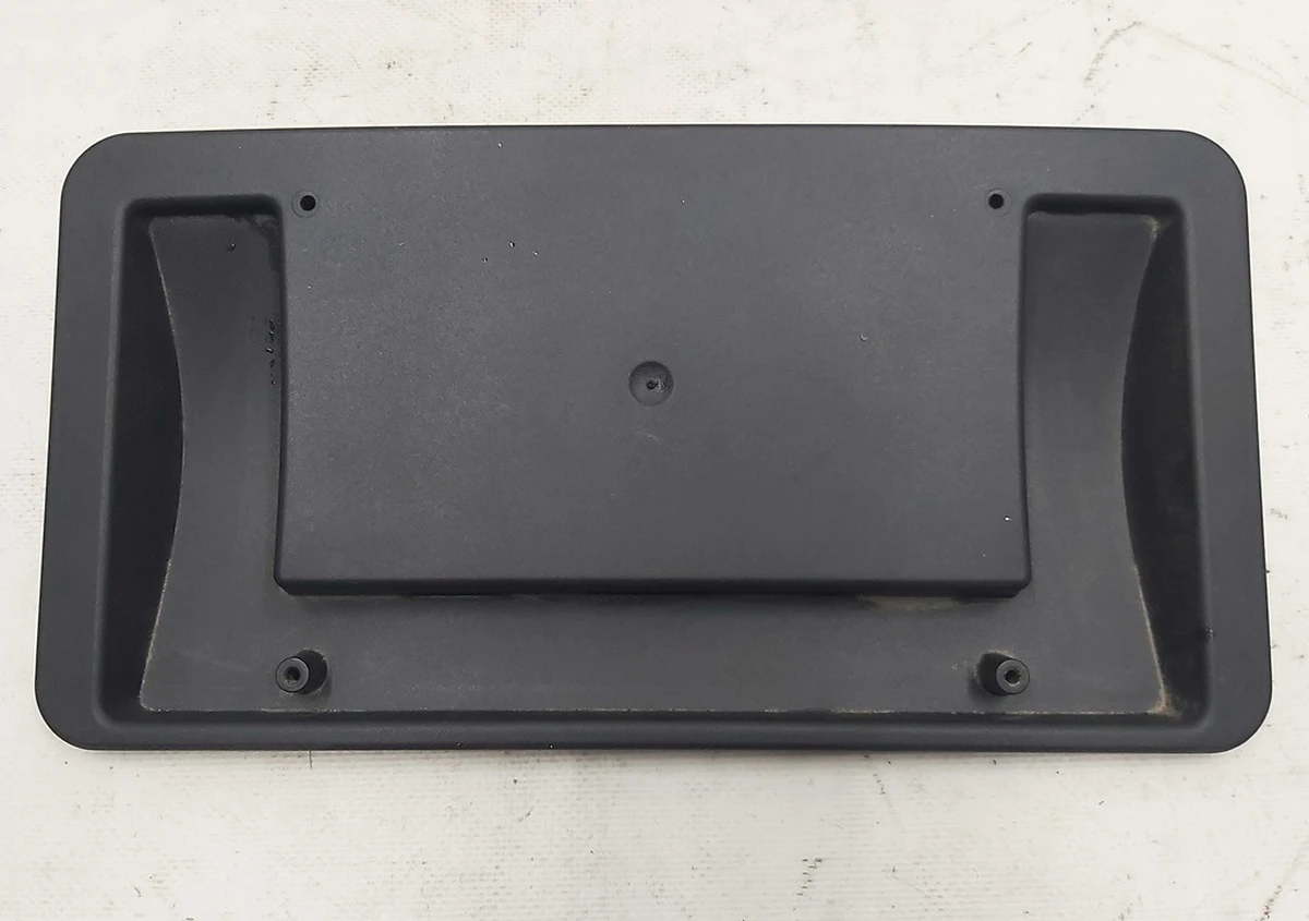 1 Кронштейн номерного знака переднего NA Tesla model 3 1096829-00-G