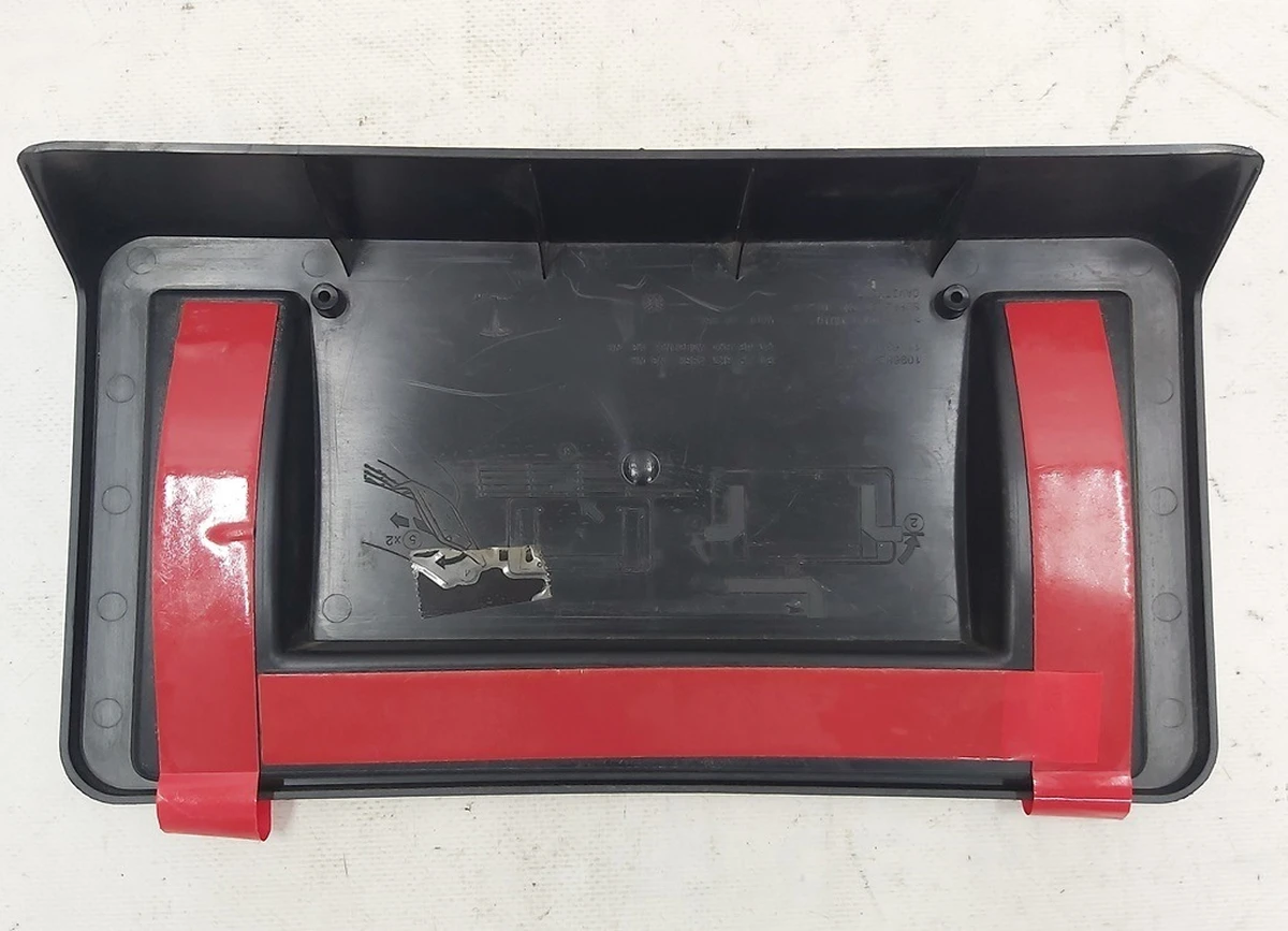 1 Кронштейн номерного знака переднего NA Tesla model 3 1096829-00-G