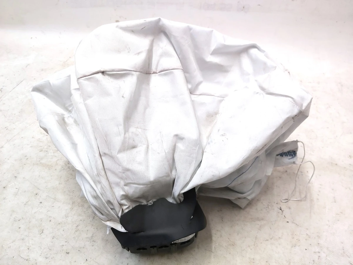 1 Подушка безопасности водителя в сборе (под восстановление) Tesla model 3 1508347-00-C