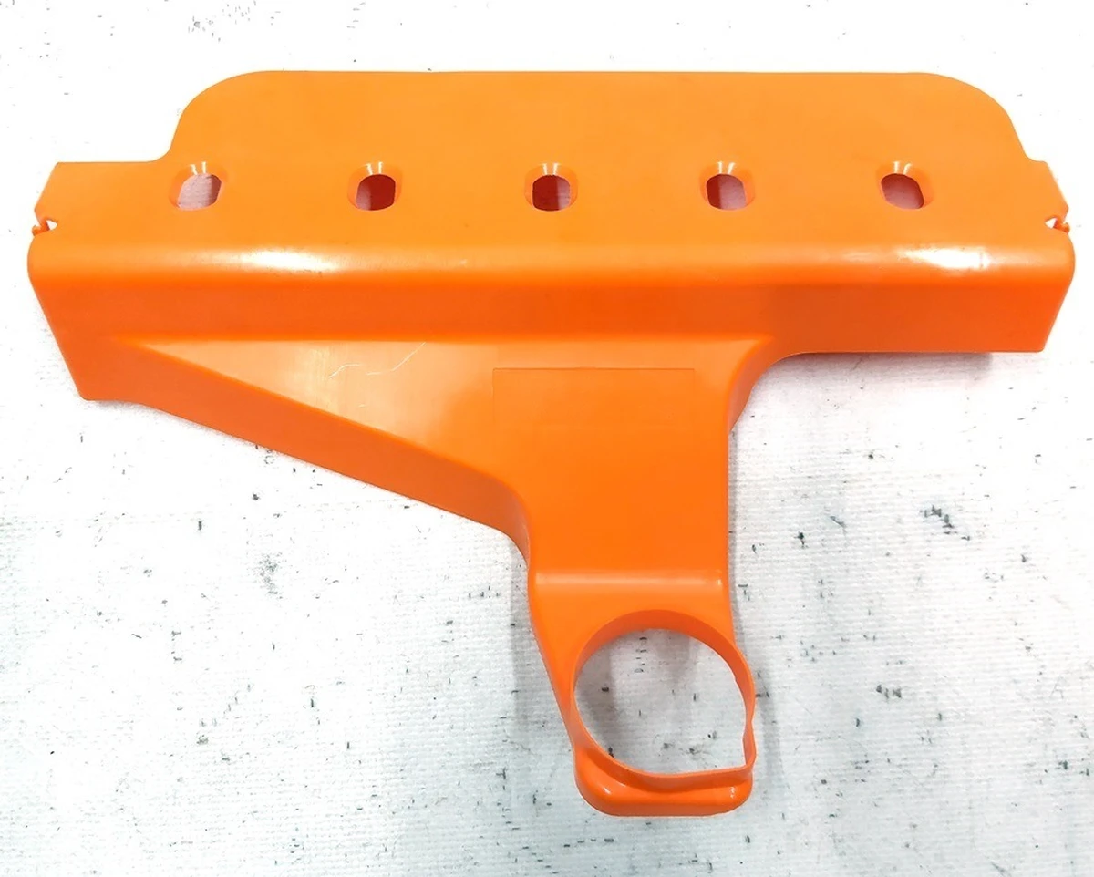 Крышка-изолятор основной батареи C1-2 Tesla model 3 1097356-00-E