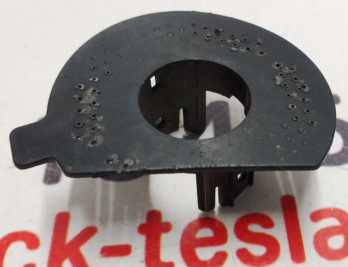 6 Mounting bracket for parking sensors S2 Tesla model S REST 1097479-00-A