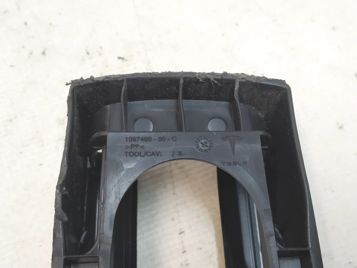 9 1st row track cover Tesla Model S REST, Model X, Model 3 1097490-00-C